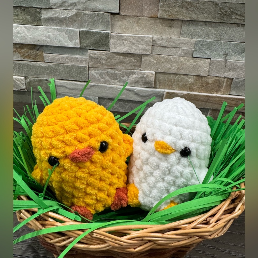 Handcrafted crochet Easter chick 
🐥